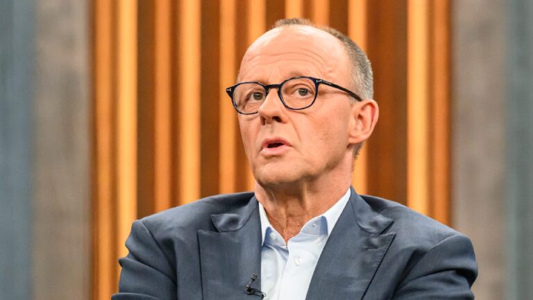 Regierungskrise: Merz' eigenes Lager fordert grundlegende Korrekturen in Kommunikation, Prioritäten und Auftreten
