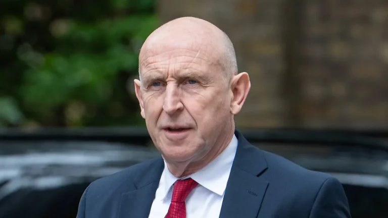 GPS-Störung nahe russischer Grenze: Militärflugzeug des britischen Verteidigungsministers betroffen