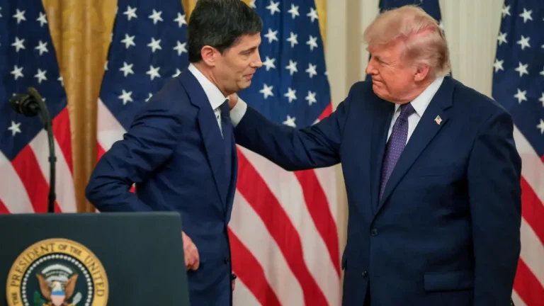 Fed hält Leitzins stabil: Neuer Notenbankchef Warsh verweigert Trump die gewünschte Zinssenkung