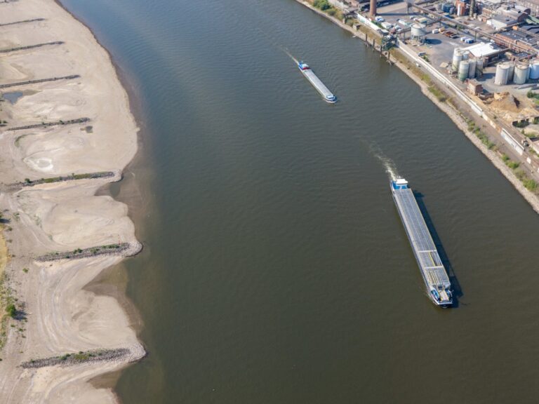 Rhein-Pegel auf historischem Tiefstand: Der trockenste Juli seit Langem und seine Folgen für NRW