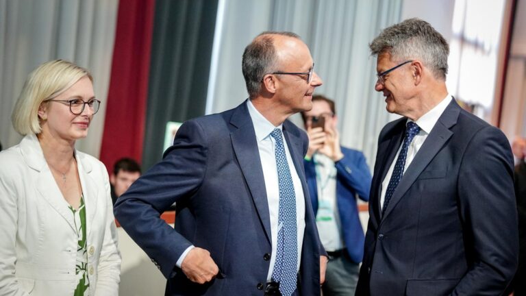 Kabinettsumbau unter Merz: Zwischen Machtinszenierung und ungeklärter Nachfolge
