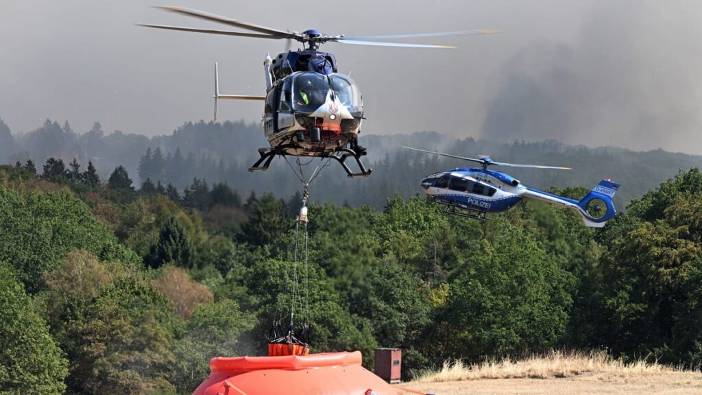 Waldbrand im Hürtgenwald: Lage stabilisiert sich – 1.400 Einsatzkräfte im Einsatz